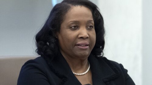<b>Lisa Cook Defies Trump, Vows Court Battle to Keep Her Fed Seat   </b>