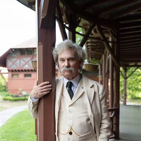 <b>Richard Thomas Embarks on National Tour as Mark Twain in One-Man Show    </b>