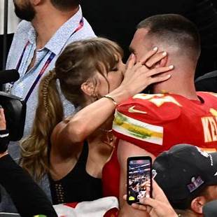 <b>Taylor Swift and Travis Kelce Are Engaged: A Fairytale Romance Enters Its Next Chapter    </b>